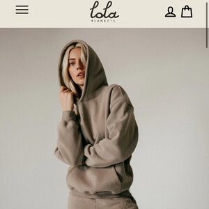 Lola Blankets Sweat Suit w/hoodie